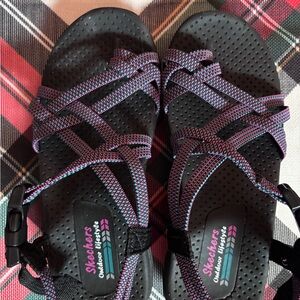Womens Skechers Sandals Size 5